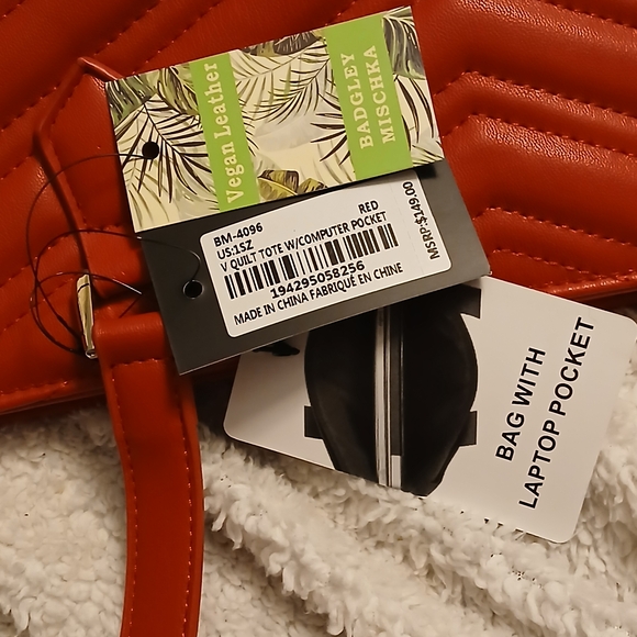 GORGEOUS NWT Cherry Red Laptop Tote - by Badgley Mischka - Picture 4 of 7